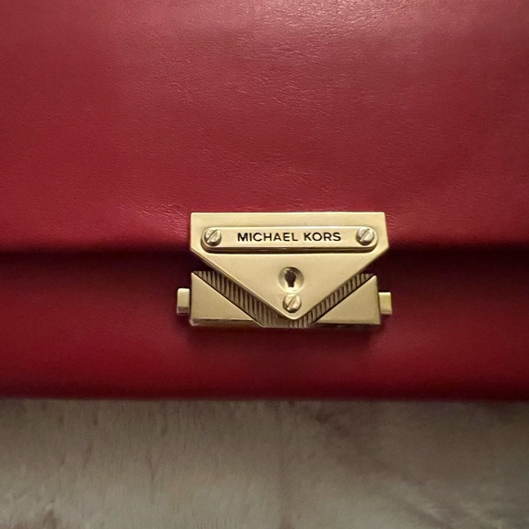 Michael Kors red leather wallet - Picture 5 of 5